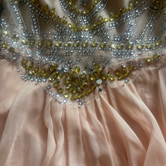 Foryoudress peach Sequin maxi
Dress size 6 - Picture 10 of 14